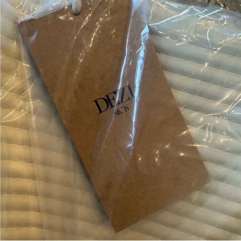 Dezi Skin Pack It All-Multi-Purpose Hanging Travel Bag. NEW - Picture 6 of 6